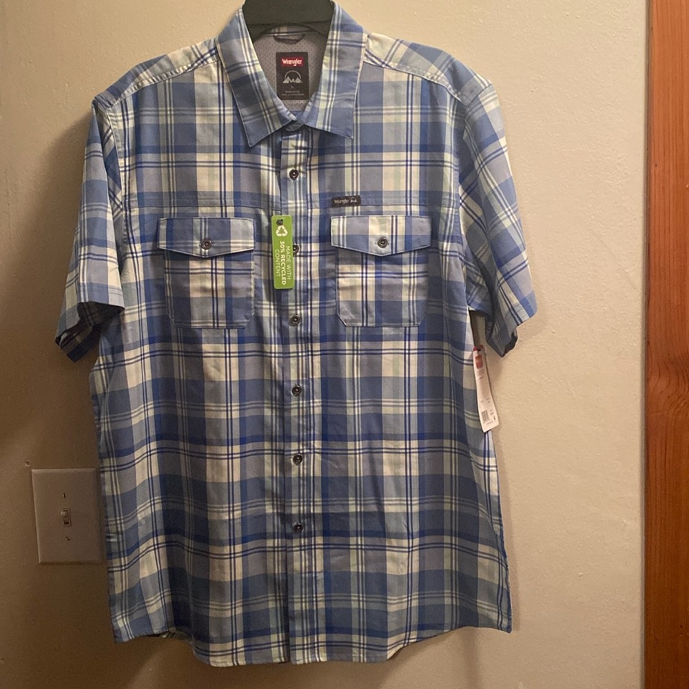 NWT Wrangler Men’s Outdoor Short Sleeve Utility Shirt
